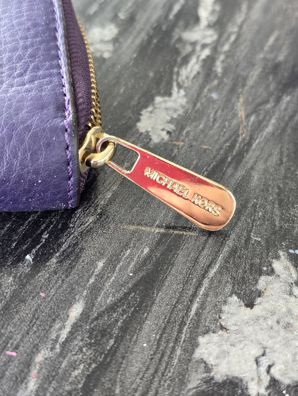 Michael Kors Purple Pebbled Leather Zip Wallet with Patterned Strap 7.25x4 EUC! - Picture 6 of 6